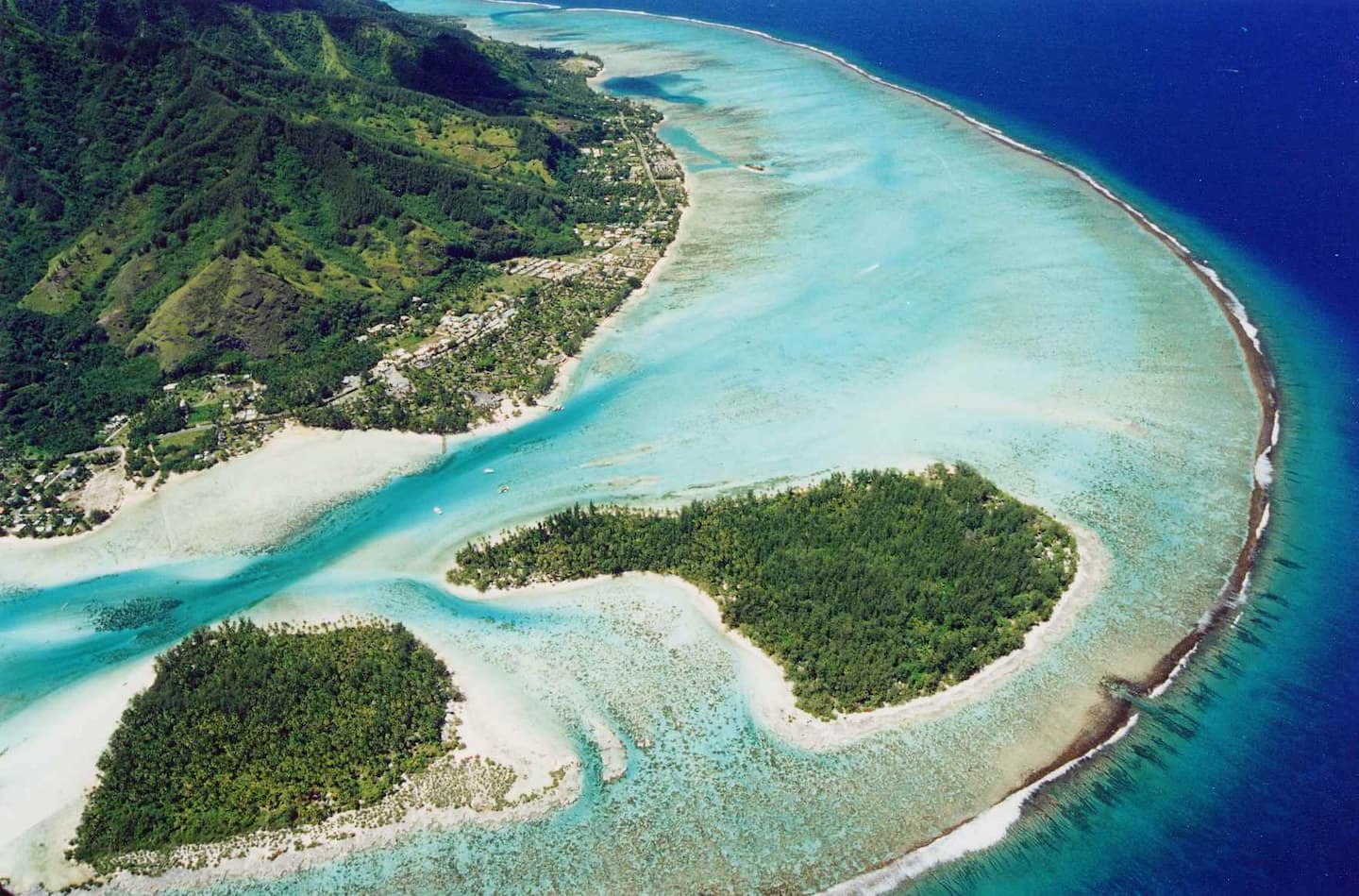 30+ Dreamy Airbnb Moorea, French Polynesia Vacation Rentals 88 Image of Airbnb rental in Moorea, French Polynesia