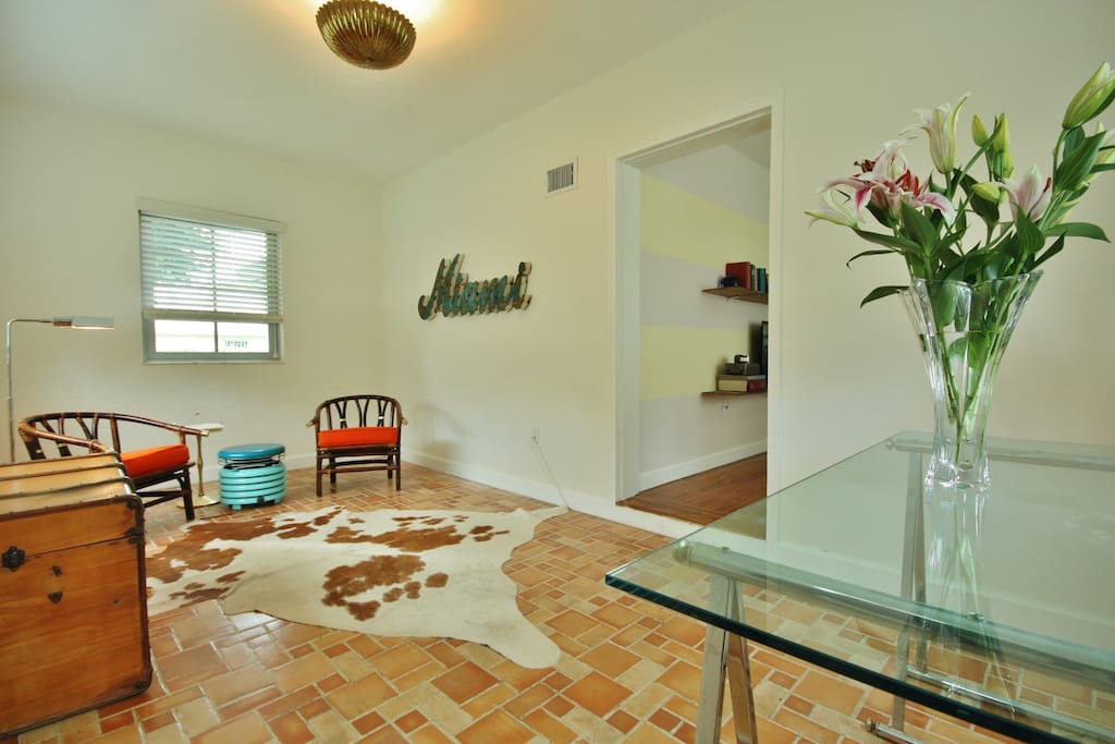 Unit 1 - Foyer