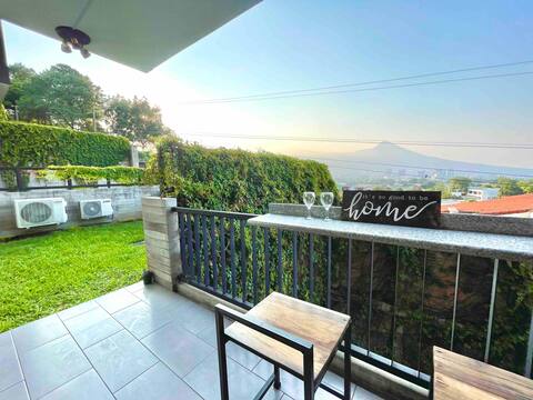 Luxury apartment with garden in Antiguo Cuscatlan.