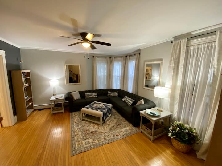 3-story Historic Home Walkable To Downtown Bangor - Bangor, ME