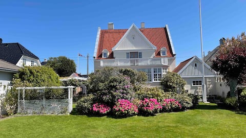 Top performing Airbnb: Charming apartment in Villa Gellert in Rogaland