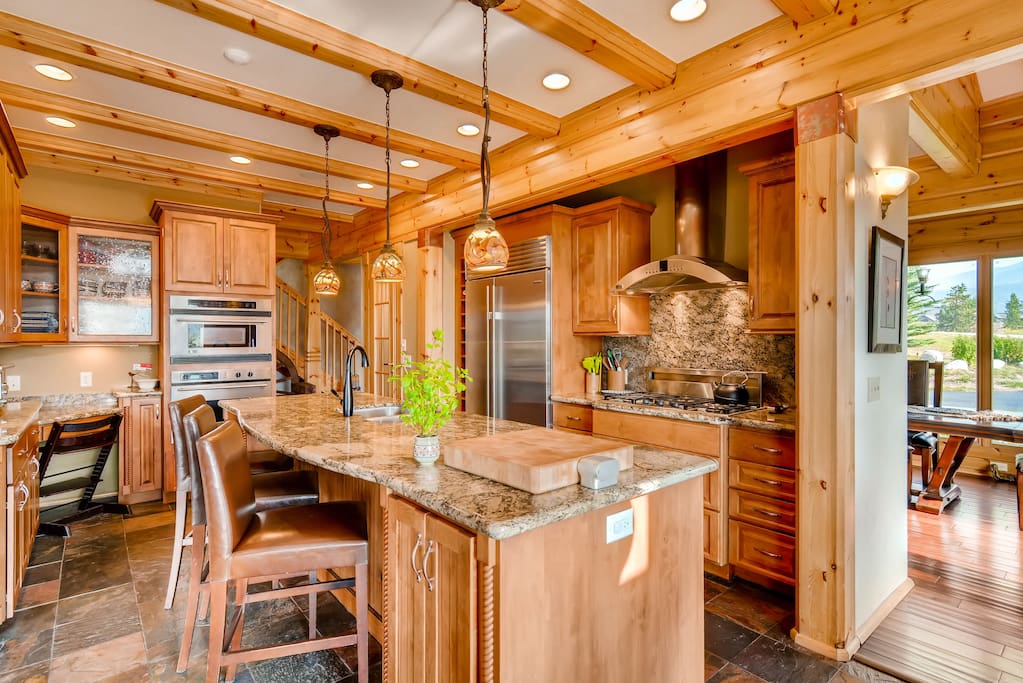 There's a 5-burner gas range in the gourmet kitchen, plus 2 separate ovens.