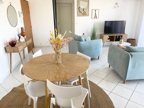 Annonce Airbnb populaire: Beautiful T2 apartment with exceptional sea view à L'île Rousse