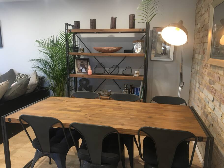 6 seat Dining Area