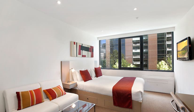 Comfy Studio Apartment in the CBD