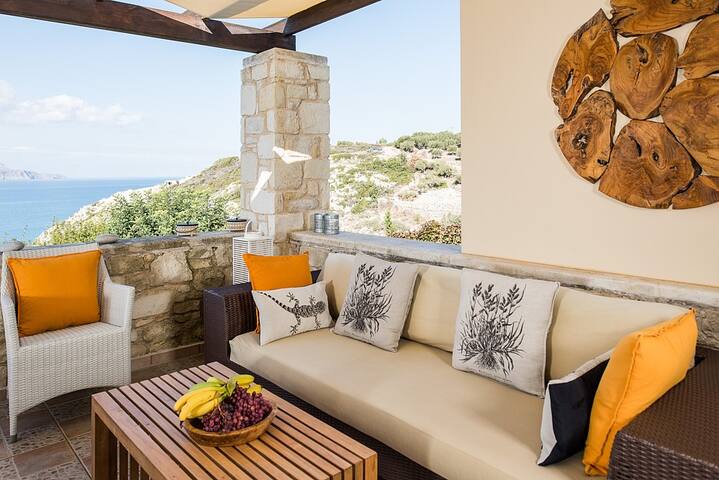 Zoe, beautiful villa with amazing views gallery image 4