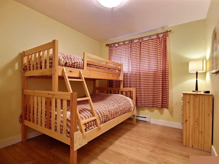 Bedroom 3 (basement)