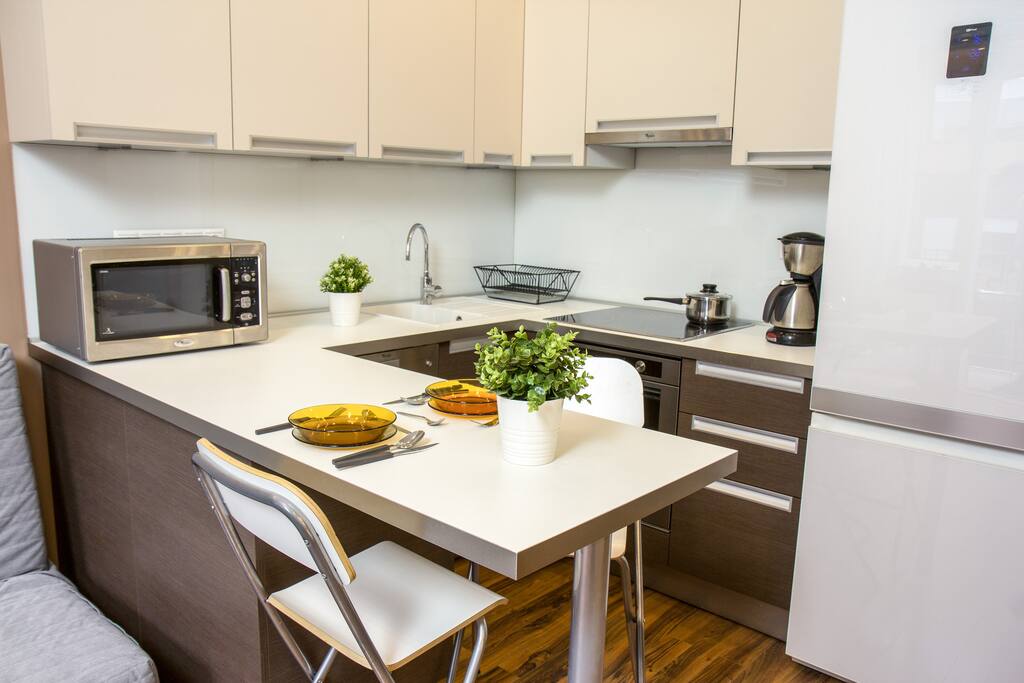 Open plan kitchen, ready for a great meal!