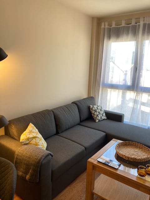 Popular Airbnb listing: Duplex apartment with views of the Catalan Pyrenees in Lleida