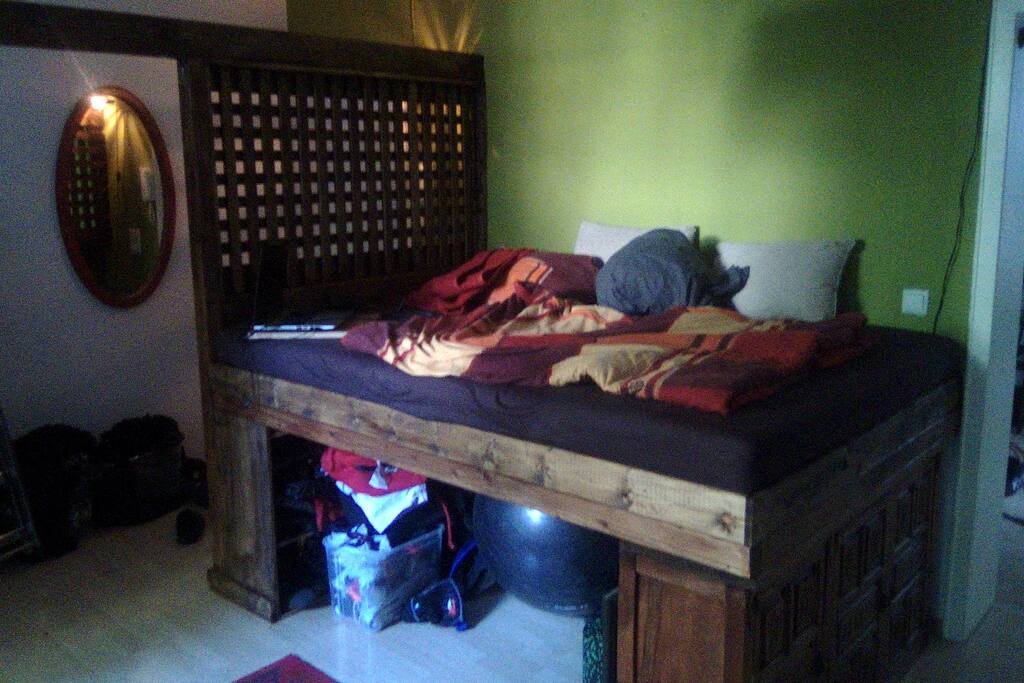 Bett