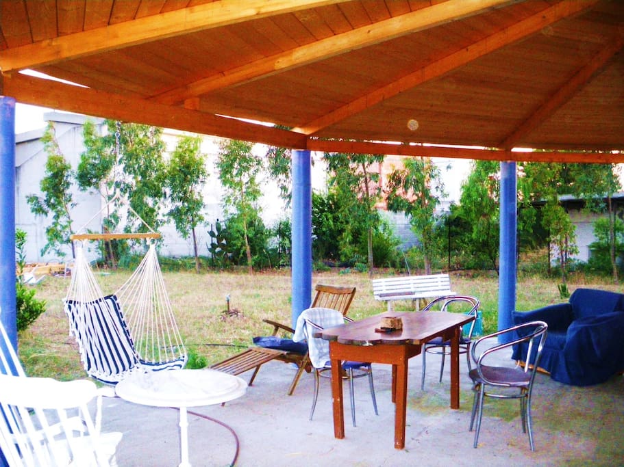 Loggiato/Terrazza ampio, (forma rotondo) 50mq, ideale per pranci, cene all'aria aperta