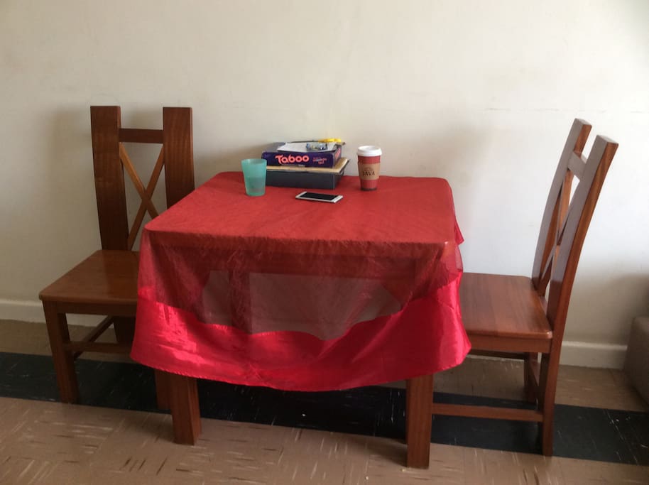Intimate dining and conversation table
