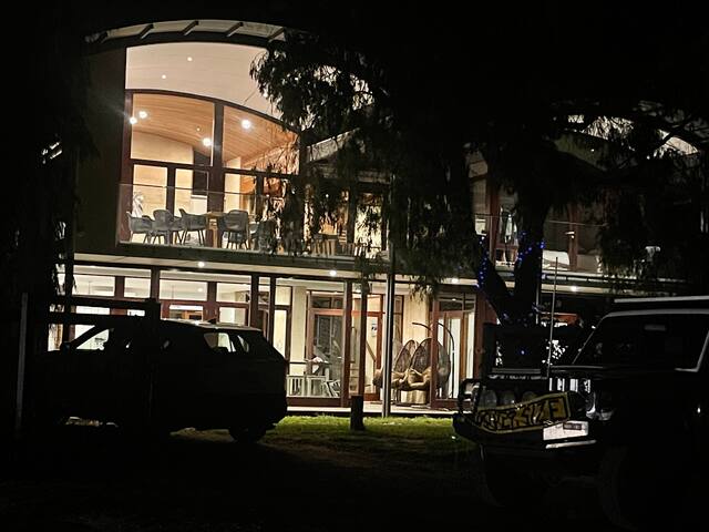 Paradise in Dunsborough – opposite Beach! gallery image 2