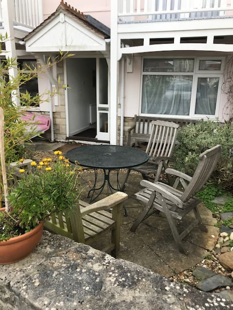 Top performing Airbnb: Little gem by the sea, own private entrance in Purbeck