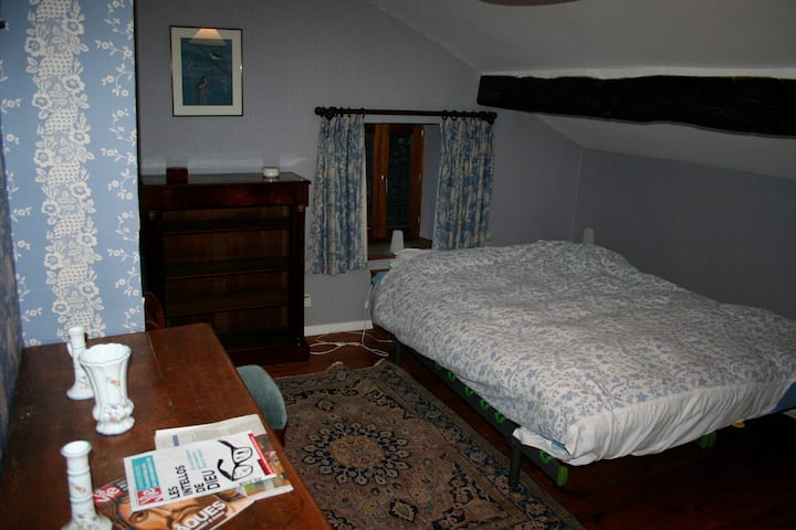 Spálňa 1 s manželskou posteľou (s vlastnou kúpeľňou)