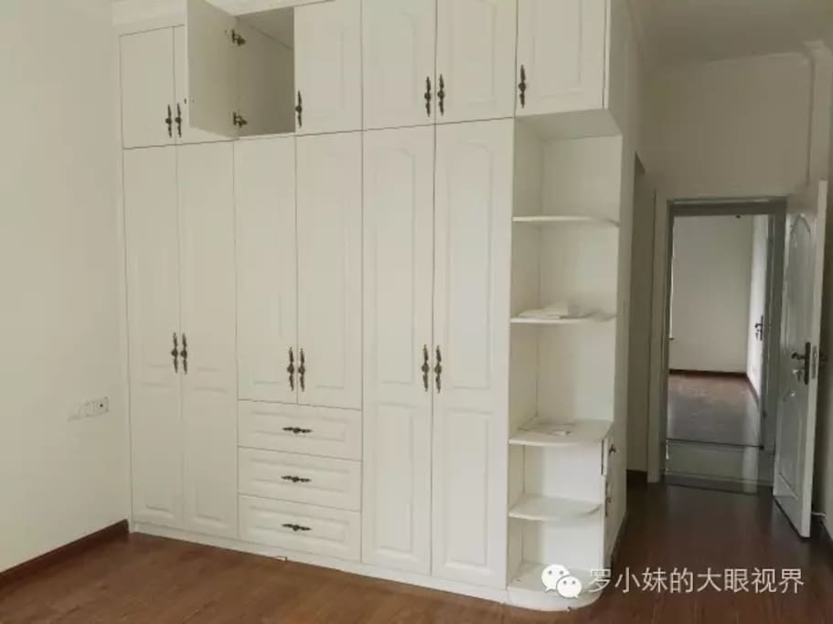 主卧衣柜