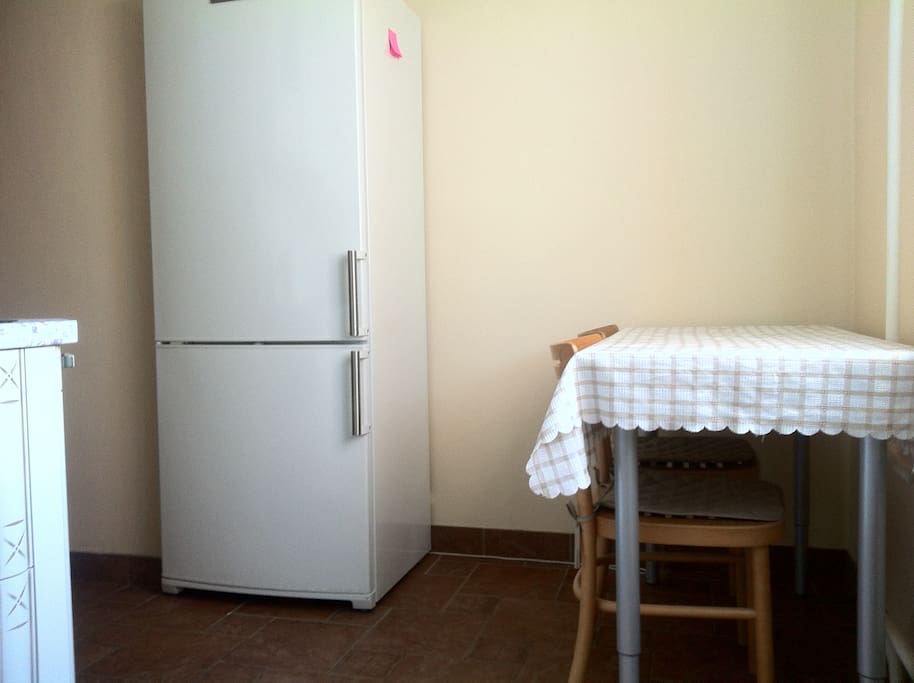 Dining table & Fridge