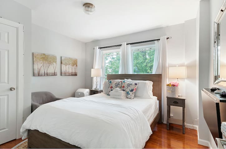 Garden Suite Near Rittenhouse Square