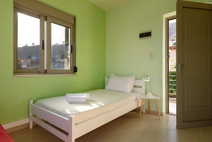 Საძინებელი 4