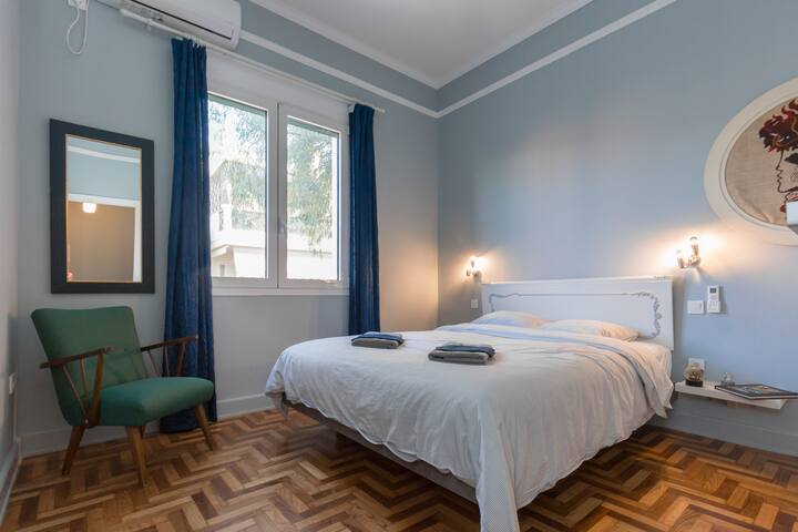 Troon of Athens gallery image 4