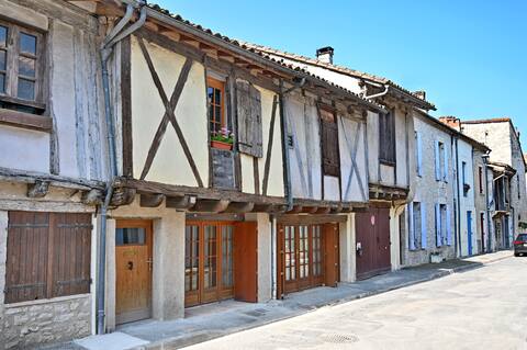 A Little Luxury Home in the Center of Eymet
