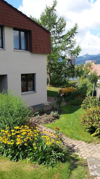 Eingang zum Haus
Front of the house
