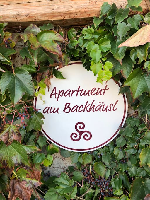 Aufgangschild zum Apartment