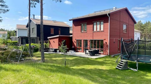 Modern villa 30 minutes from central Stockholm