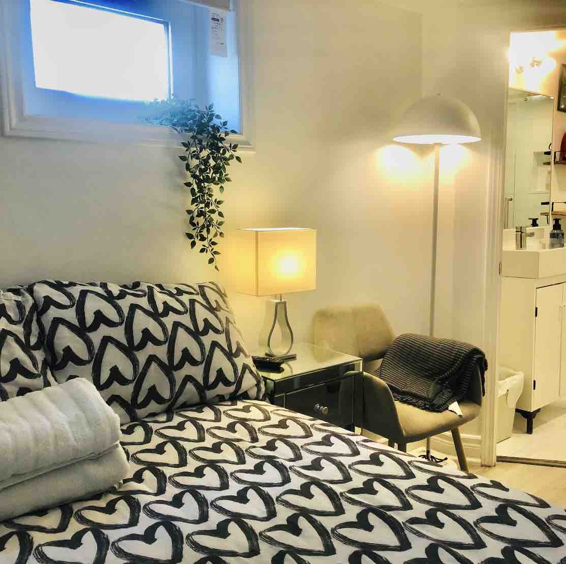 Near Humber Collegecozy room with private bath Houses for Rent in