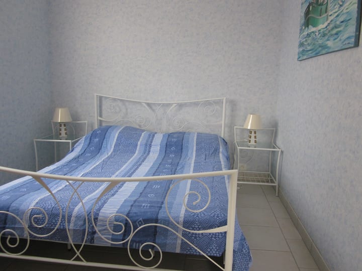 ห้องนอนสีฟ้า - เตียงคู่