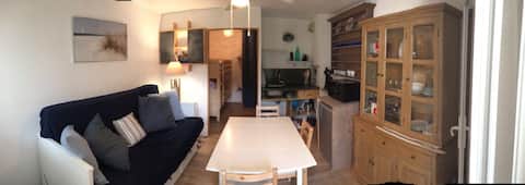 Successful Airbnb property: Beachfront studio in Saint Nic