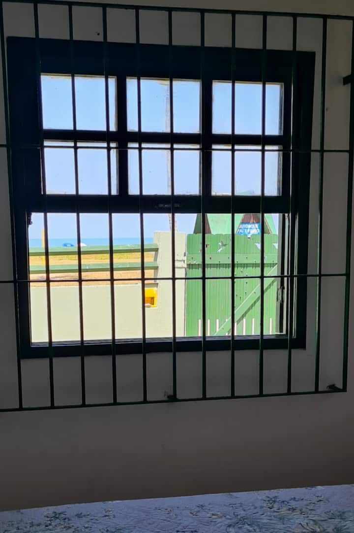 חדר שינה 2 - נוף לחוף