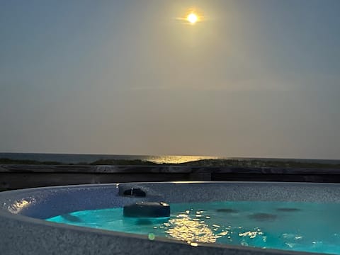 Oceanfront 4 Bedroom Salvo Sandcastle * Hot Tub