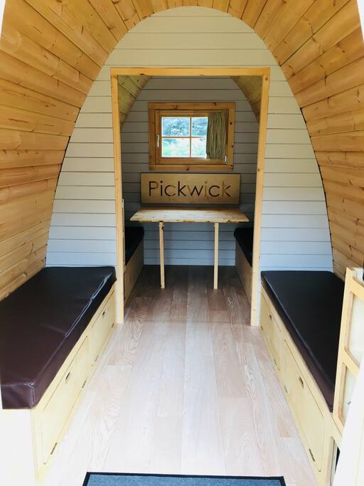 Pickwick Pod interior