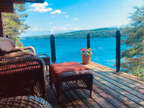 Peaceful Water's Edge log home