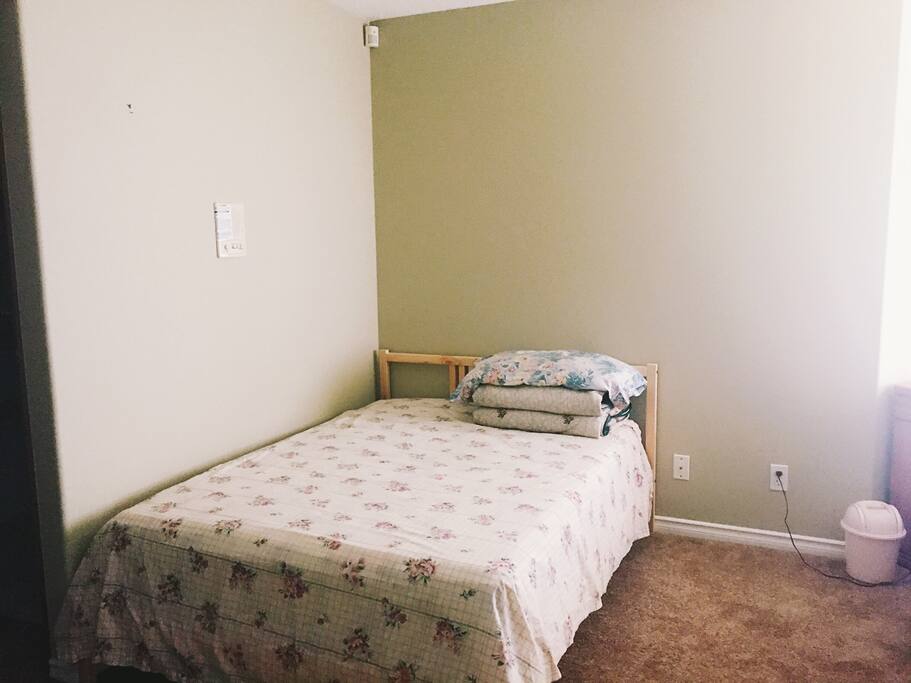 Comfortable queen bed in the study room