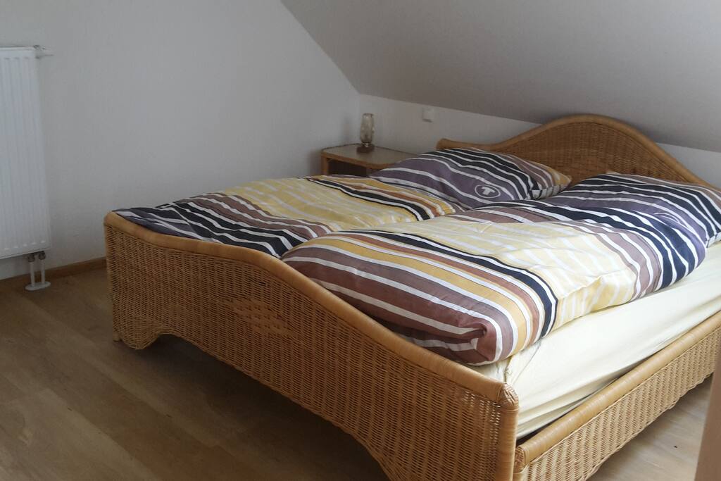 Gemütliches Doppelbett