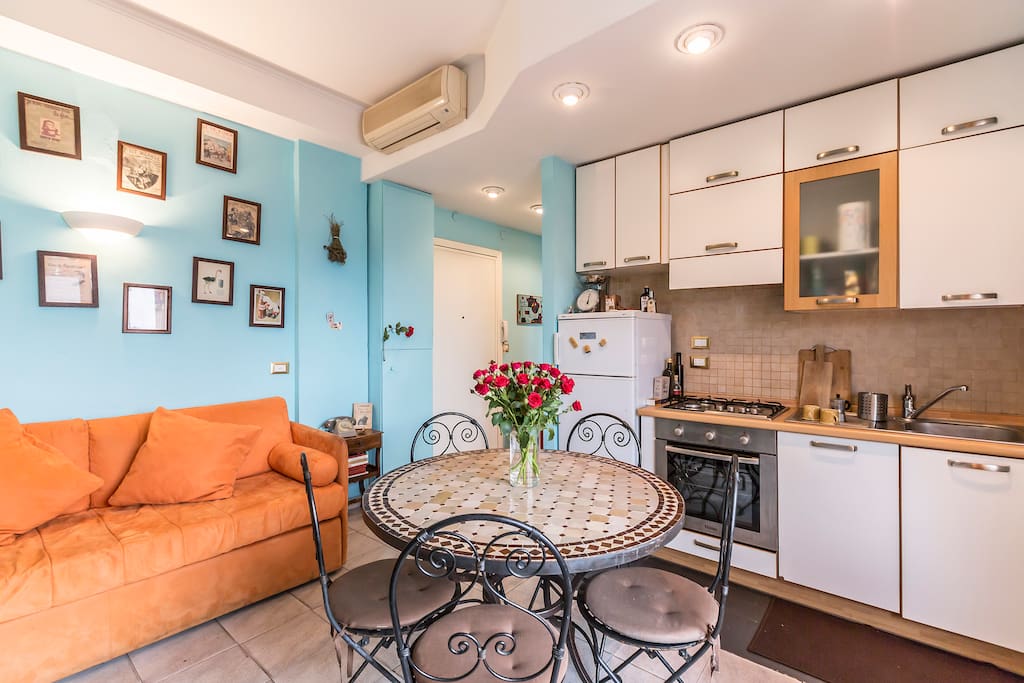 Dining-room with possibility to open the coach for another double bed