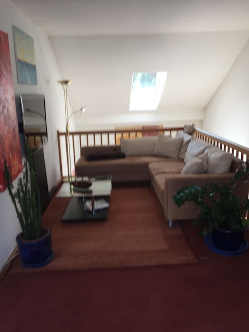 Galerie mit Fernsehecke