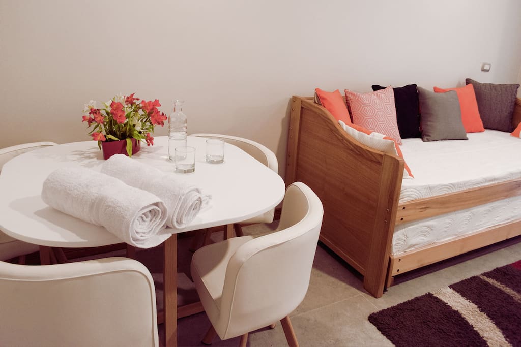 Habitación Suite, comedor y sofá incluido.