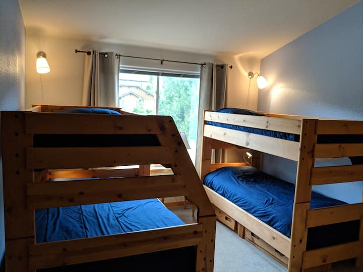 غرفة بطابقين