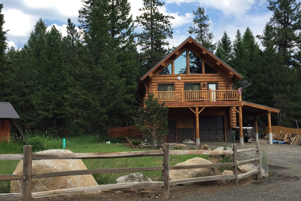 REAL LOG CABIN - THE HAPPY PLACE!