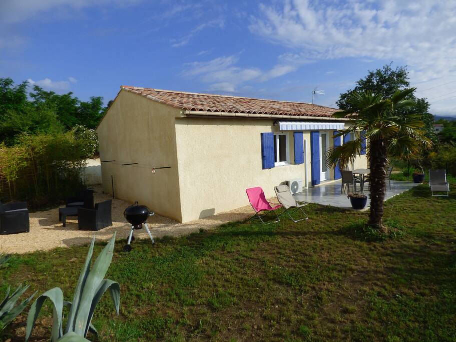Petit salon de jardin pour détente