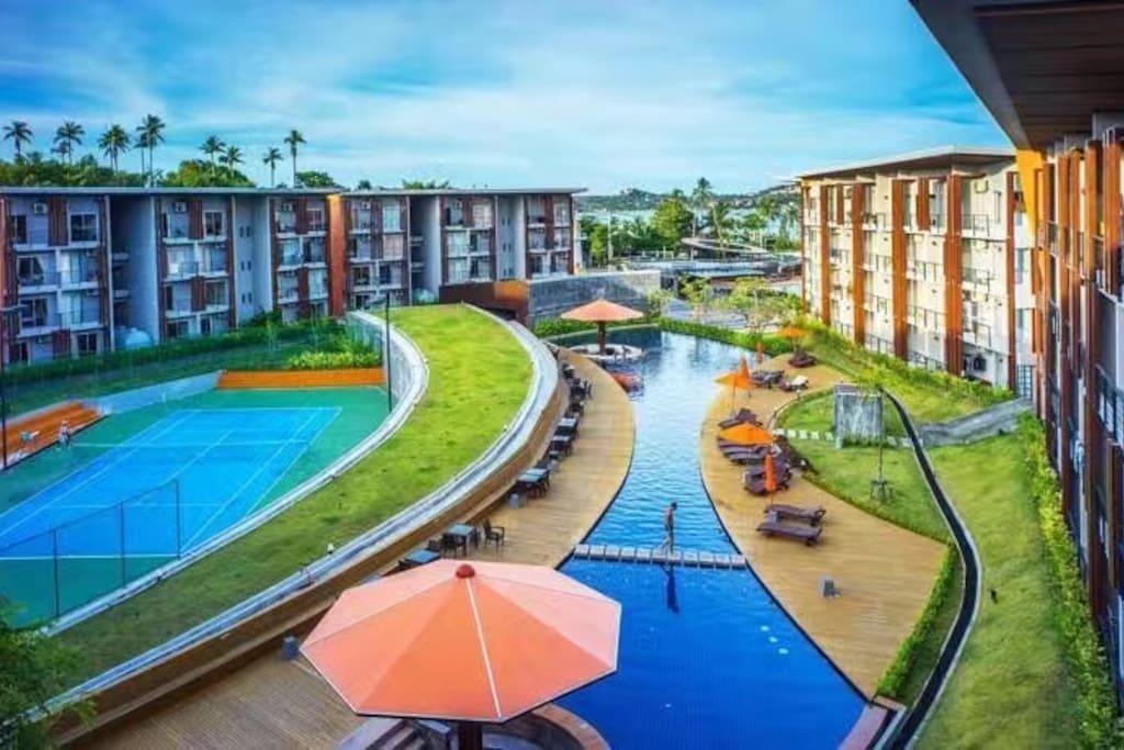 社区大型泳池(swimming pool in community)