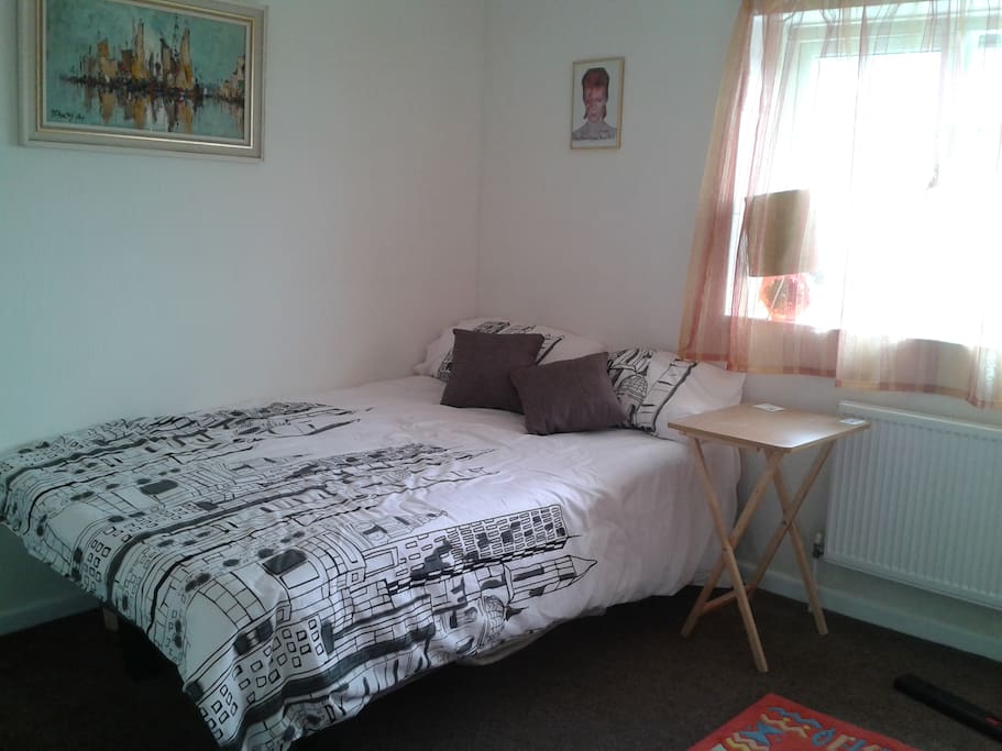 Double room also available (Ecologist's House 2). If there are 3 or 4 of you you can book via "The Ecologist's House 2 (Double Room)".