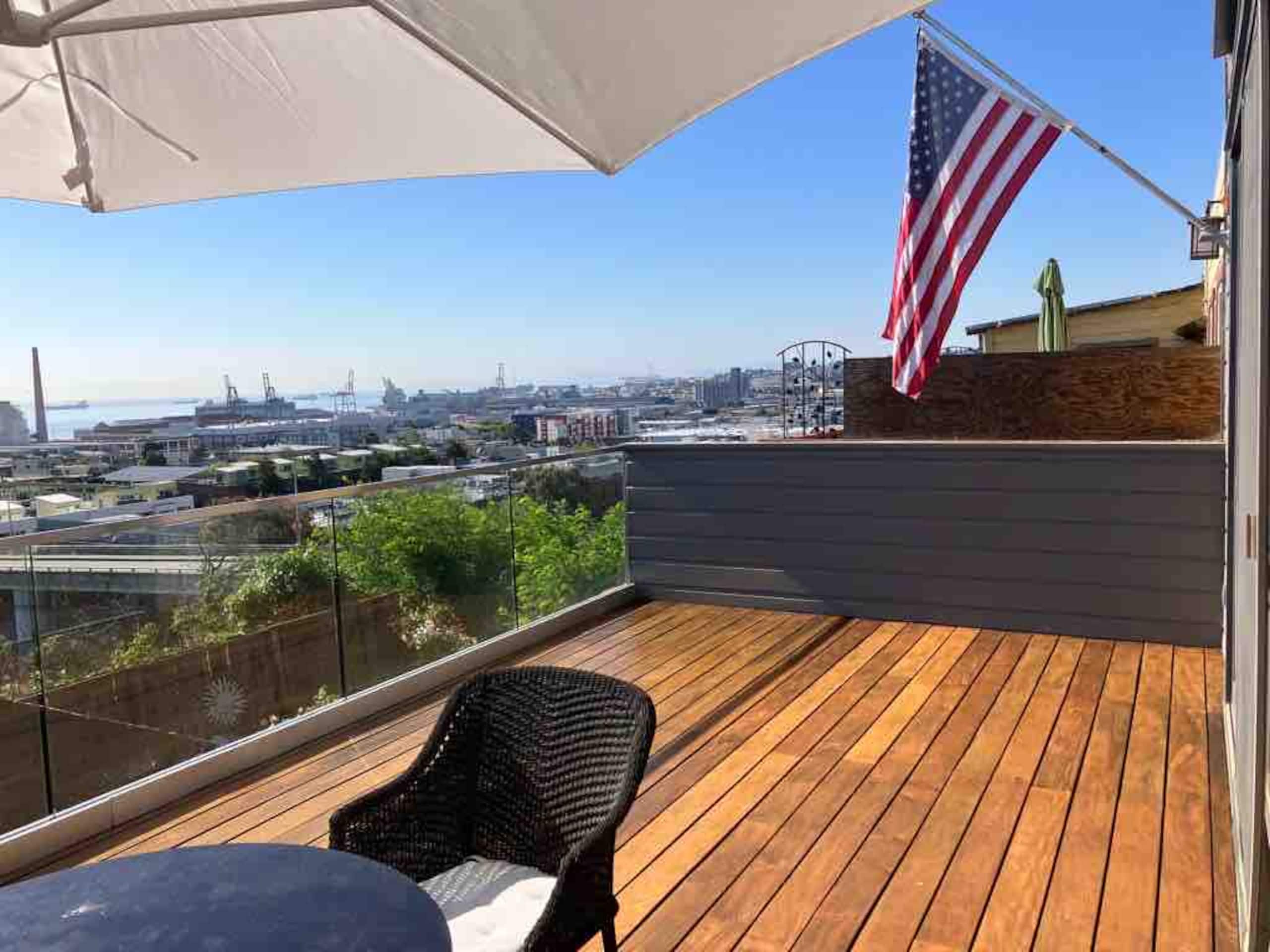 Home in San Francisco · ★4.82 · 3 bedrooms · 3 beds · 2 baths - Image 47