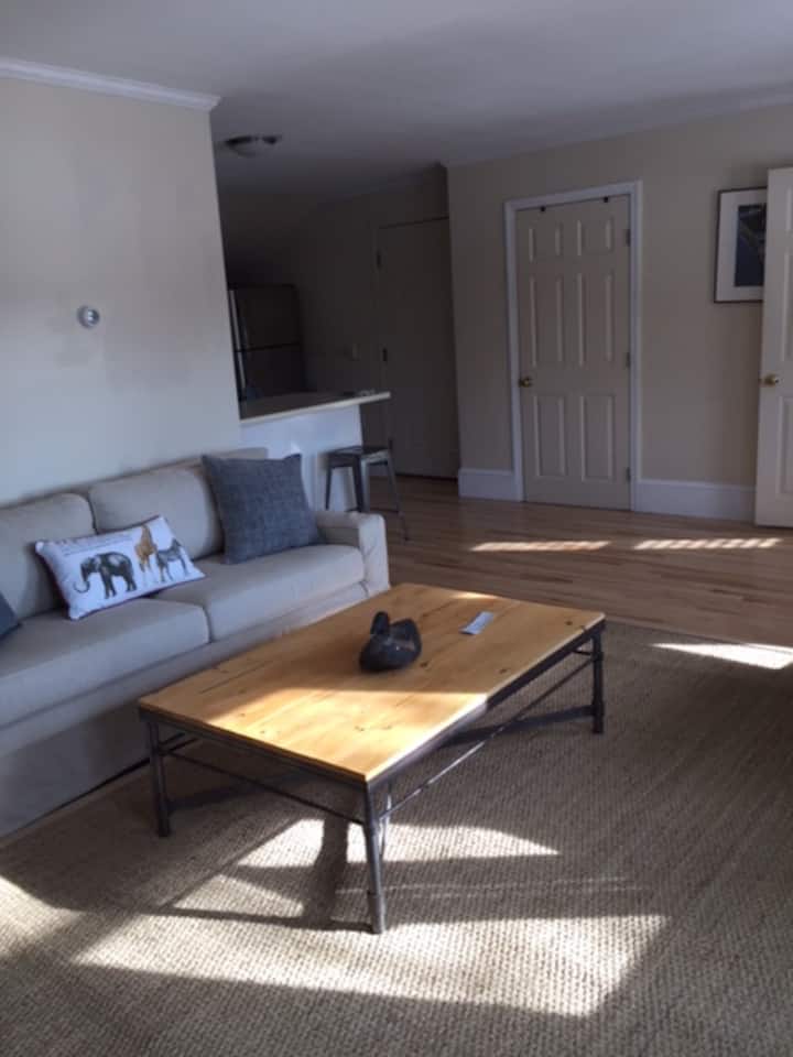 Cape Elizabeth Furnished Private In-law Apartment - Cape Elizabeth, ME