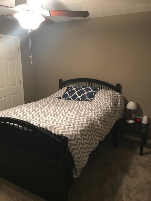 Bedroom pic 1