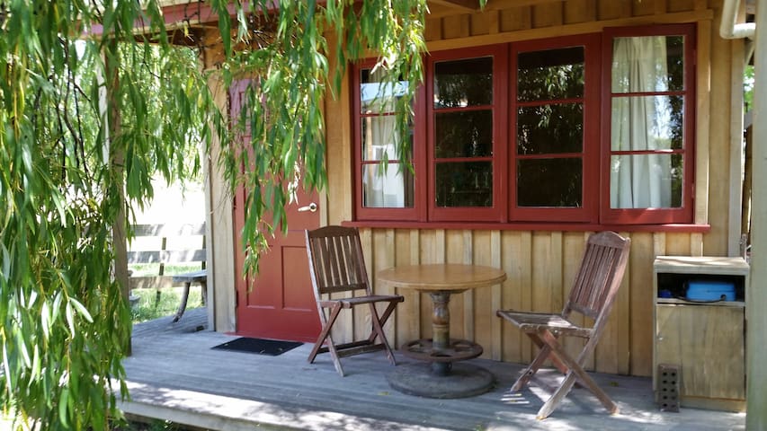 The Willow Cabin Matakana Village