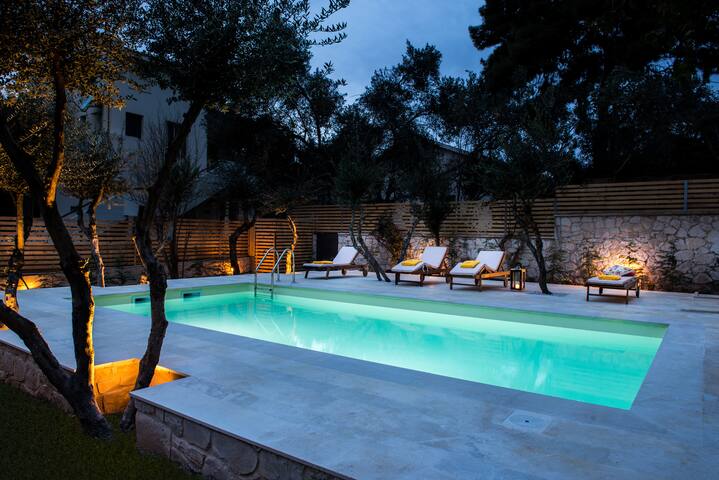 Koukounari Luxury Villa. A Timeless Paradise. gallery image 2